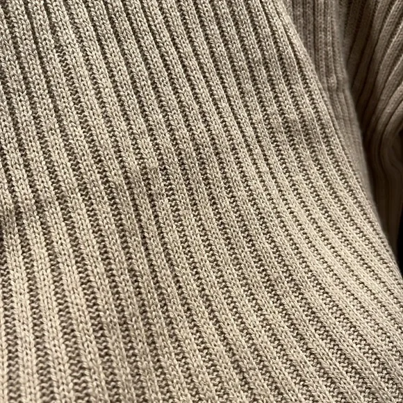 Turtle sweater - Picture 3 of 3